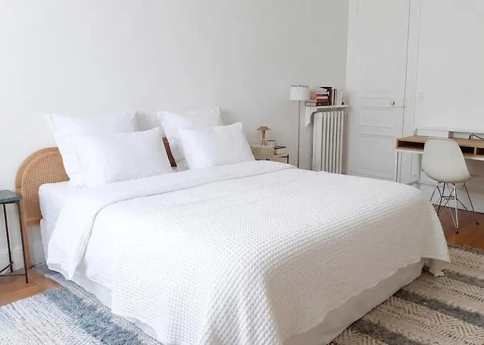 2br Washington Champs Elysees Apartment *
