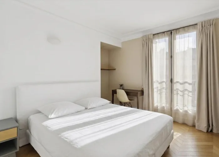 2br Washington Champs Elysees